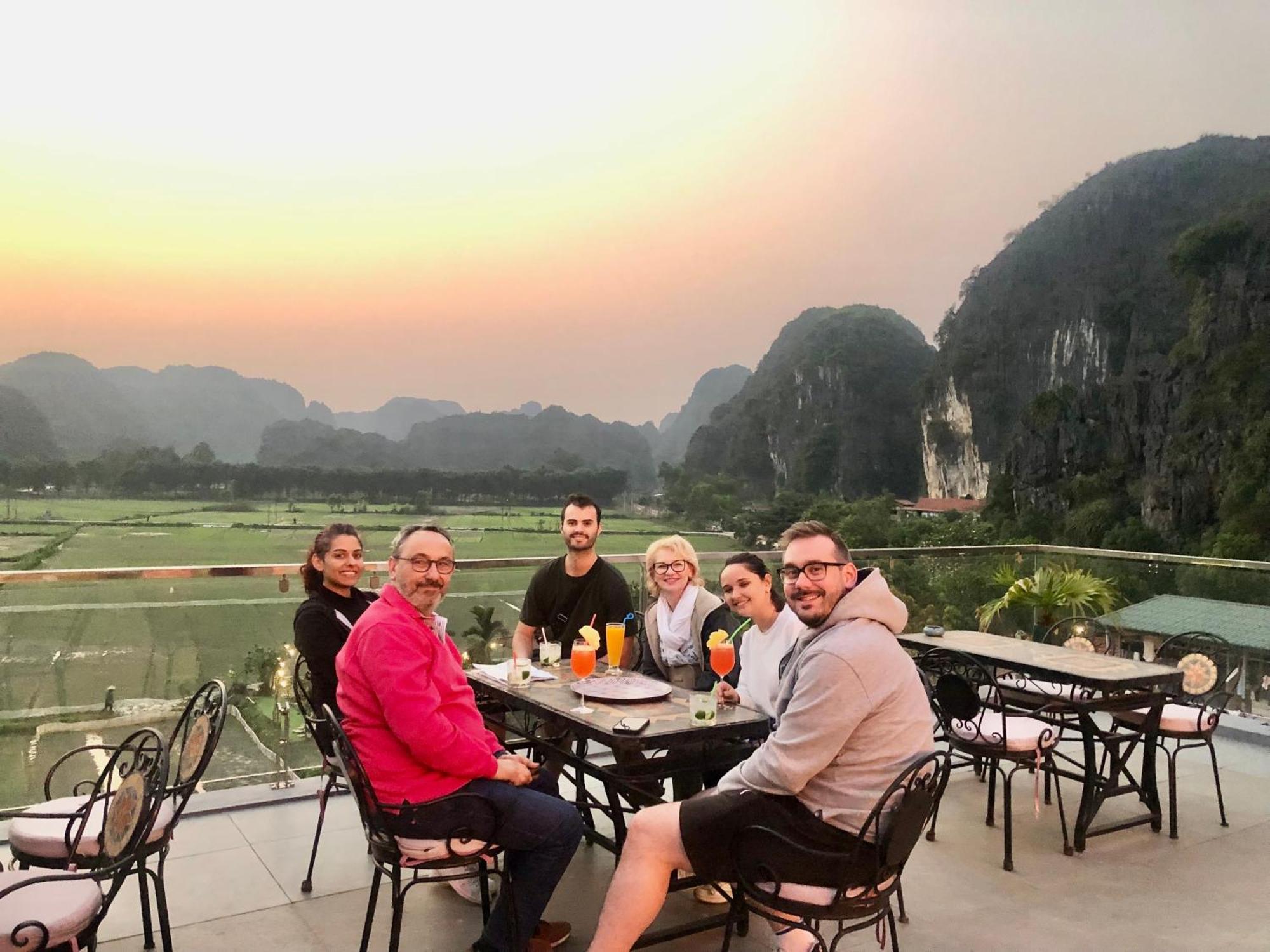 Liberty Hall Tam Coc Hotel & Villa Ниньбинь Экстерьер фото